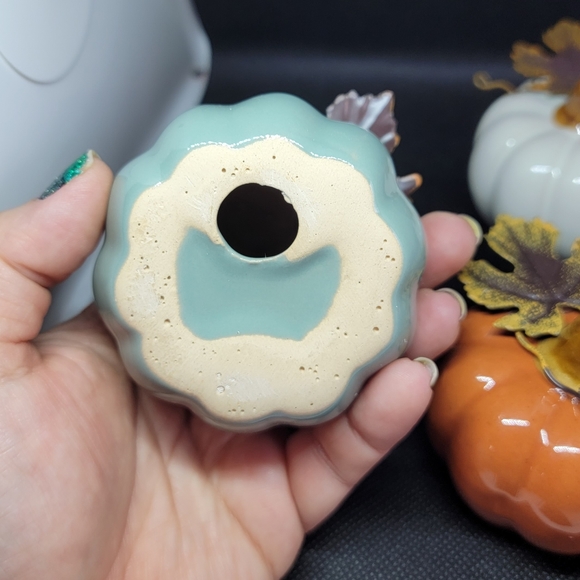 New Small Ceramic Pumpkin Deco - Picture 3 of 3